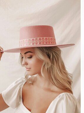 Women's Wide-Brim Pink Felt Hat with Patterned Band